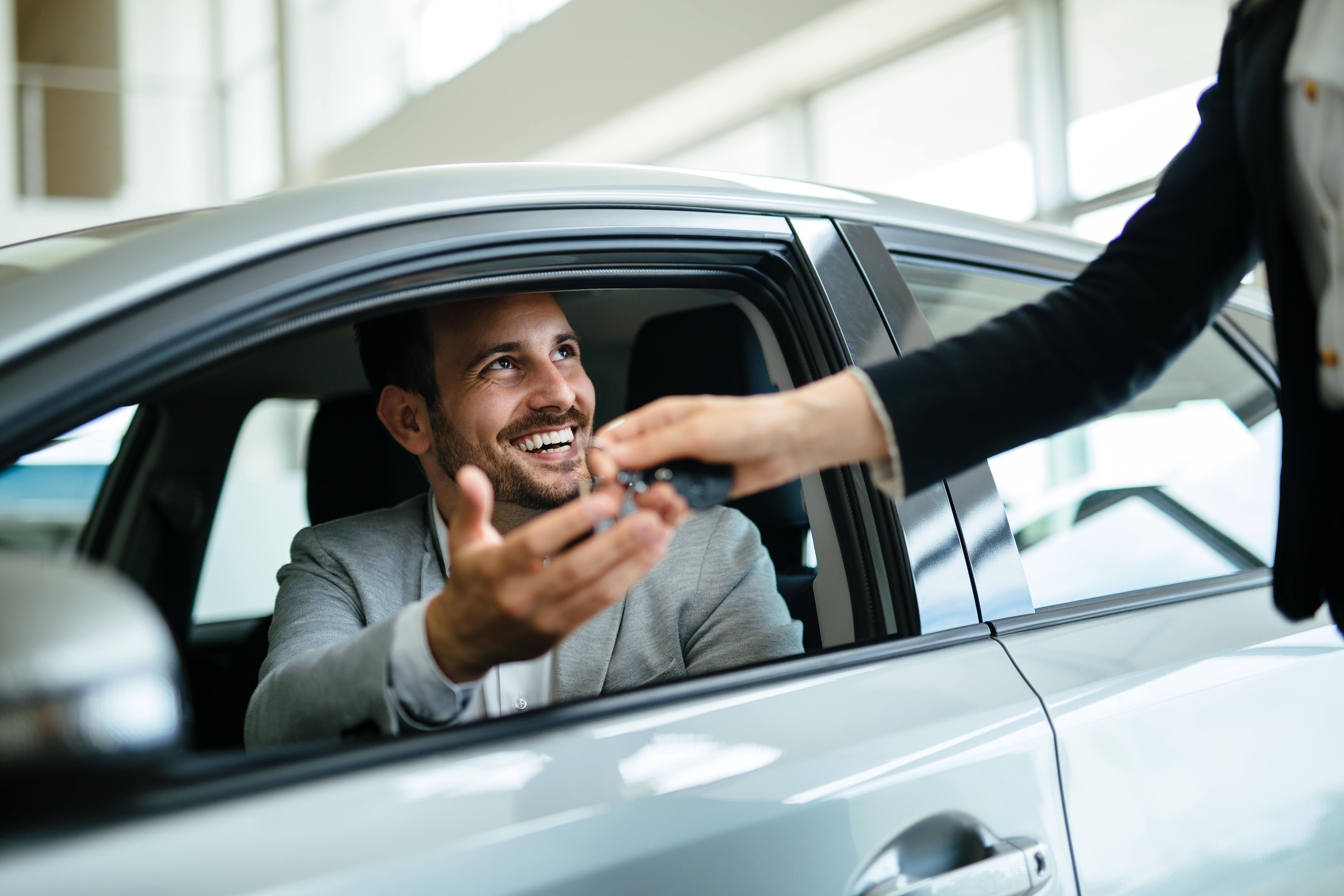 Imate dileme u vezi kaska i osiguranja od auto-odgovornosti?